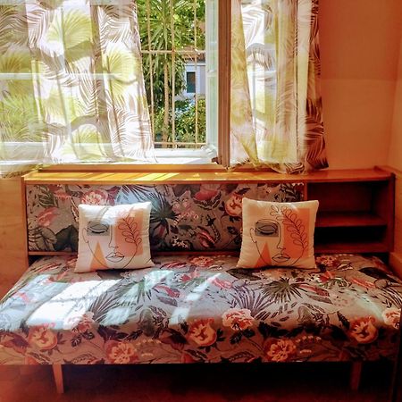 Era Echoes - Preserved Historical Apartment Tiranë Ngoại thất bức ảnh